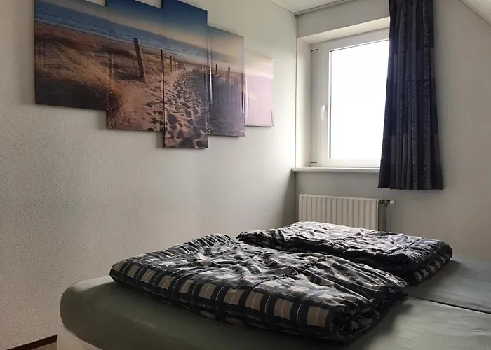 Comfortable 6-person Feriehus Sint Maartensvlotbrug