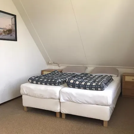 Comfortable 6-person Sint Maartensvlotbrug